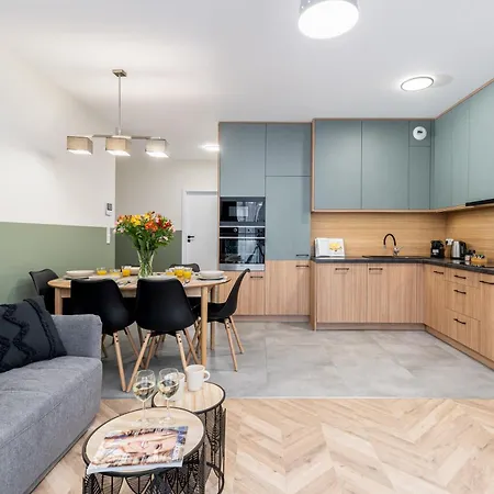 Saska Park Apartment *
