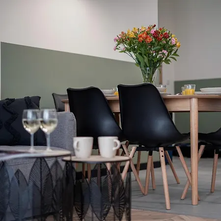 Saska Park Apartment *