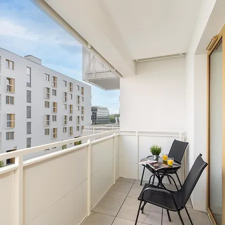 Saska Park Apartament *