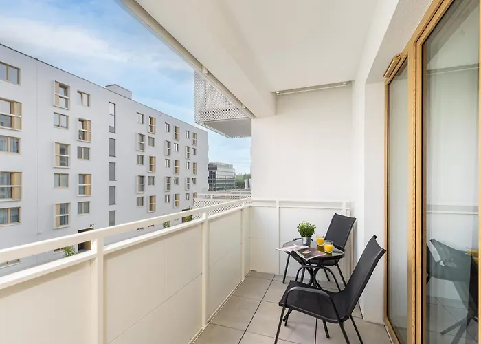 Saska Park Apartment *